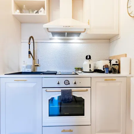 Royal Retreat Апартаменты *