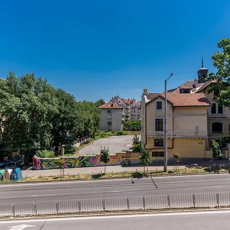 Royal Retreat Апартаменты *